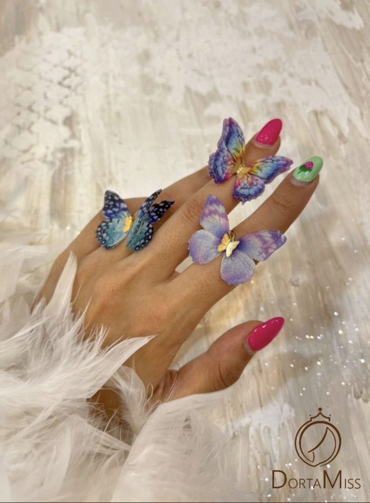 آویز پروانه