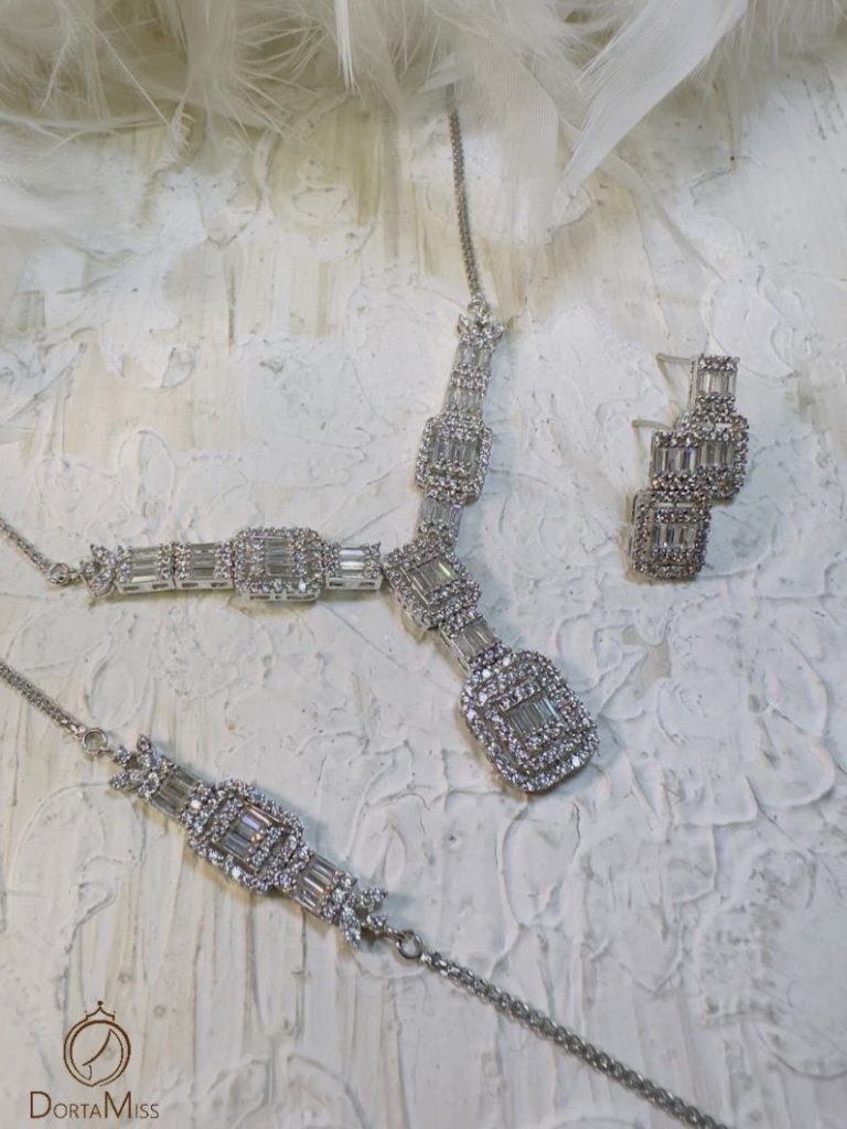 سرویس طلا سفید زنانه مدل نگین‌دار
